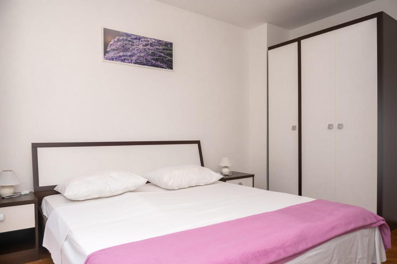 Lägenhet Sunny & Spacious, 2 Bedroom With Free Parking *